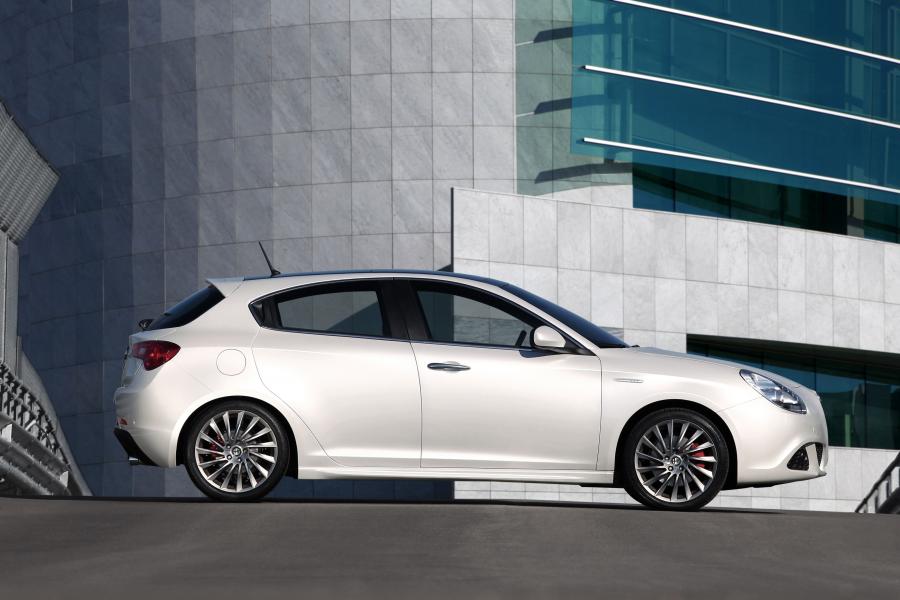  Alfa Romeo Giulietta 2010 года  (фото 40 из 61)